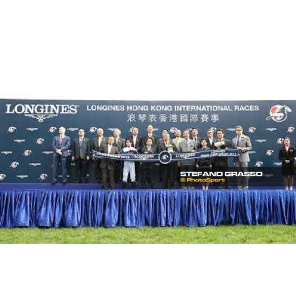 Yasunari Iwata and Lord Kanaloa win the Longines Hong Kong Sprint - The prize giving ceremony Hong Kong-Sha Tin racecourse,8th dec.2013 ph.Stefano Grasso/Longines