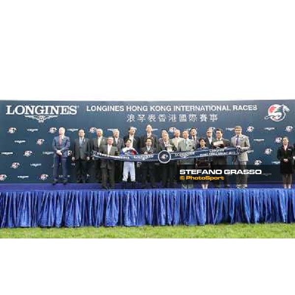 Yasunari Iwata and Lord Kanaloa win the Longines Hong Kong Sprint - The prize giving ceremony Hong Kong-Sha Tin racecourse,8th dec.2013 ph.Stefano Grasso/Longines