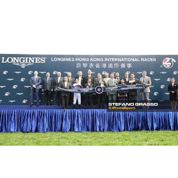 Yasunari Iwata and Lord Kanaloa win the Longines Hong Kong Sprint - The prize giving ceremony Hong Kong-Sha Tin racecourse,8th dec.2013 ph.Stefano Grasso/Longines