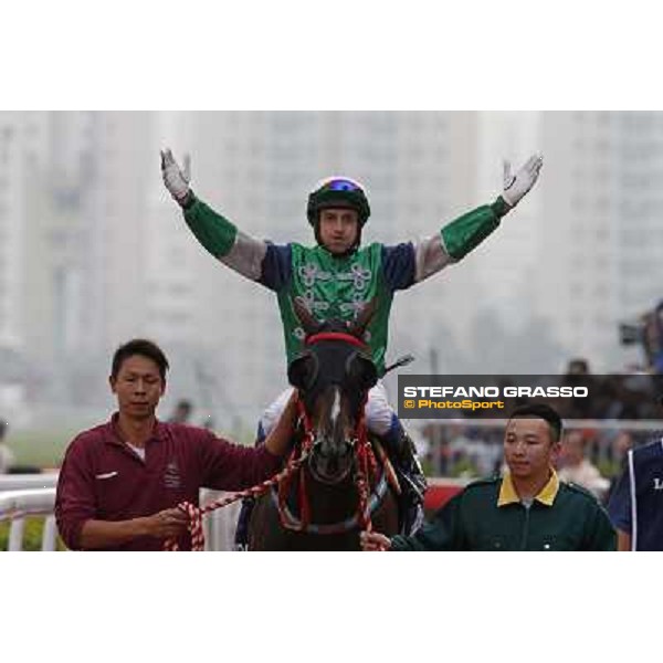 Douglas Whyte and Glorious Day win the Longines Hong Kong Mile Hong Kong-Sha Tin racecourse,8th dec.2013 ph.Stefano Grasso/Longines