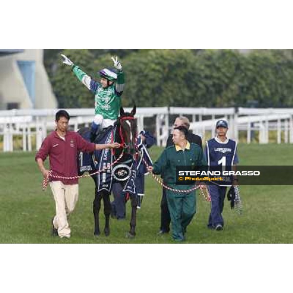 Douglas Whyte and Glorious Day win the Longines Hong Kong Mile Hong Kong-Sha Tin racecourse,8th dec.2013 ph.Stefano Grasso/Longines