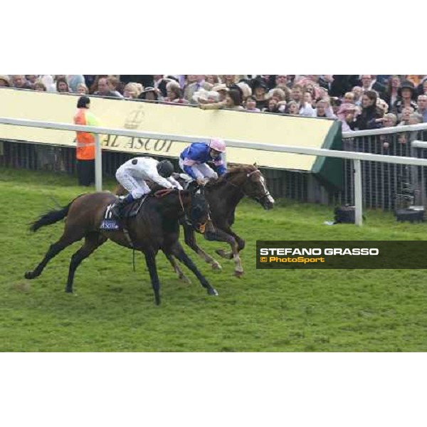 finish line of The Royal Hunt cup won by Paul Robinson on New Seeker Royal Ascot at York, 2nd day York, 15th june 2005 ph. Stefano Grasso