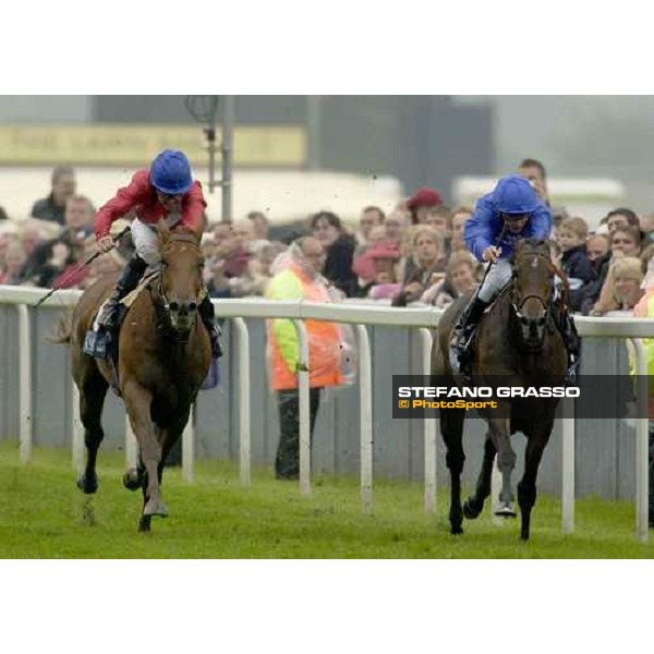 Michael Kinane on Peeress (left) close to Kerrin Mc Evoy on Sundrop- The Windsor Forest stakes Royal Ascot at York, 2nd day York, 15th june 2005 ph. Stefano Grasso
