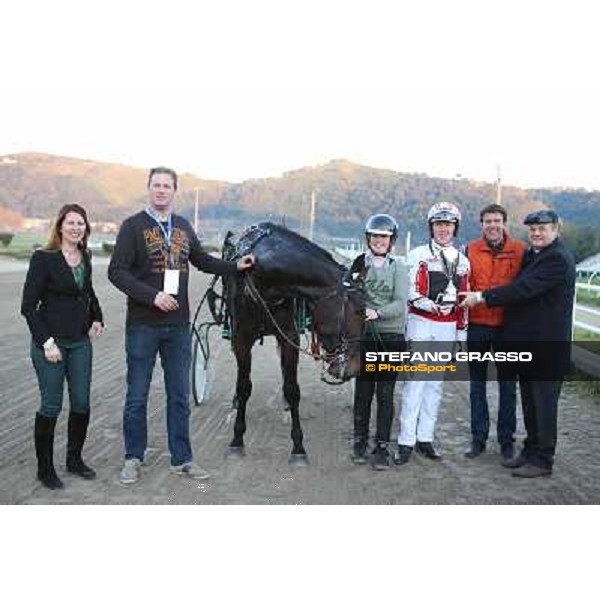 Robin Bakker with Robert Bi wins the second leg of the 86° Derby Italiano del Trotto - Trofeo La Torrente Napoli - Ippodromo di Agnano,14 dicembre 2013 ph.Stefano Grasso/Ippodromi Partenopei