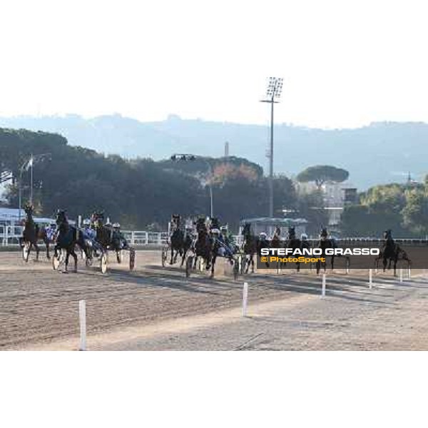 Tommaso Di Lorenzo with Re deli Dei wins the first leg of the 86° Derby Italiano del Trotto - Trofeo La Torrente Napoli - Ippodromo di Agnano,14 dicembre 2013 ph.Stefano Grasso/Ippodromi Partenopei