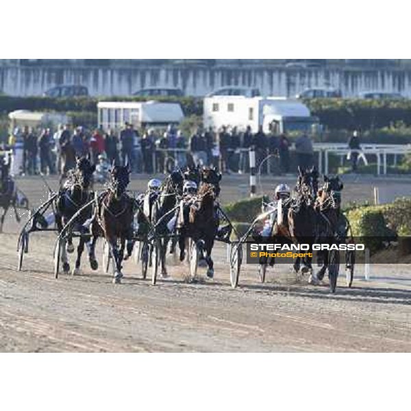 Tommaso Di Lorenzo with Re deli Dei wins the first leg of the 86° Derby Italiano del Trotto - Trofeo La Torrente Napoli - Ippodromo di Agnano,14 dicembre 2013 ph.Stefano Grasso/Ippodromi Partenopei