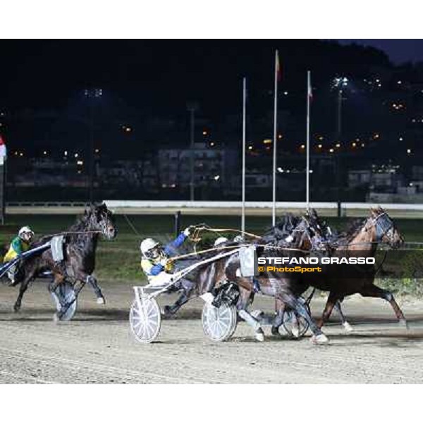 Federico Esposito with Red Baron wins the third leg of the 86° Derby Italiano del Trotto - Trofeo La Torrente Napoli - Ippodromo di Agnano,14 dicembre 2013 ph.Stefano Grasso/Ippodromi Partenopei