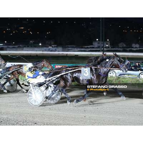 Federico Esposito with Red Baron wins the third leg of the 86° Derby Italiano del Trotto - Trofeo La Torrente Napoli - Ippodromo di Agnano,14 dicembre 2013 ph.Stefano Grasso/Ippodromi Partenopei