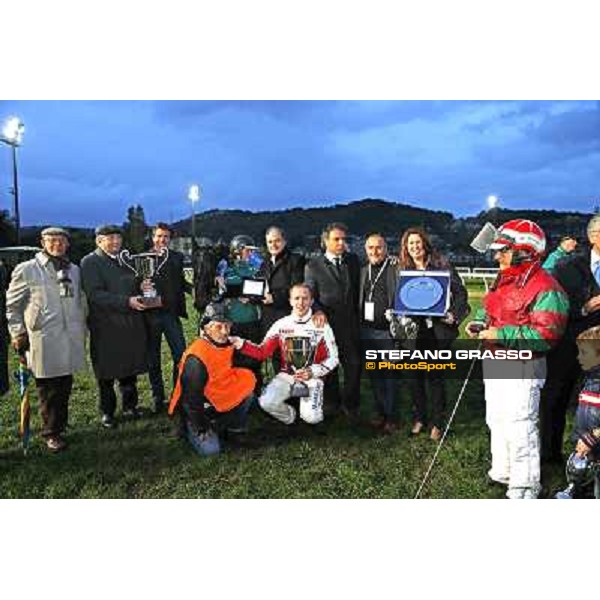 Robin Bakker with Robert Bi wins the 86° Derby Italiano del Trotto Napoli,Agnano 26 dicembre 2013 ph.Stefano Grasso/Ippodromi Partenopei srl