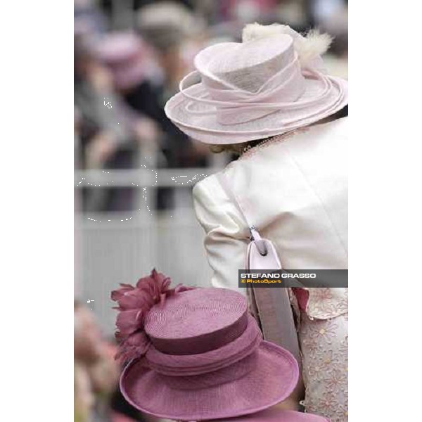 waiting for The Queen Royal Ascot at York - Ladies Day York, 16th june 2005 ph. Stefano Grasso