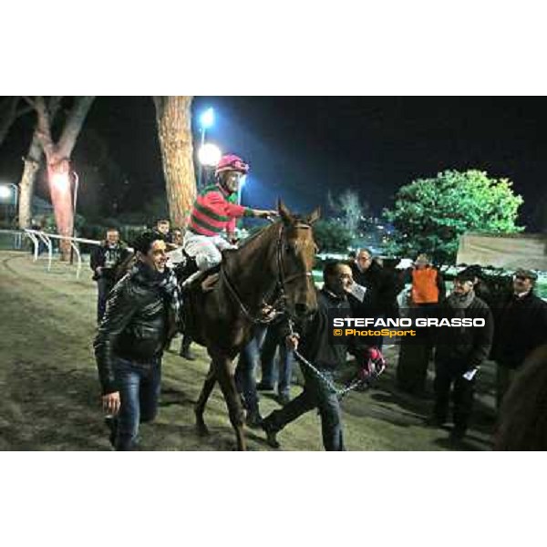 Mirco Demuro on Duca di Mantova after winning the Premio UNIRE Napoli,Agnano 29 dicembre 2013 ph.Stefano Grasso/Ippodromi Partenopei srl