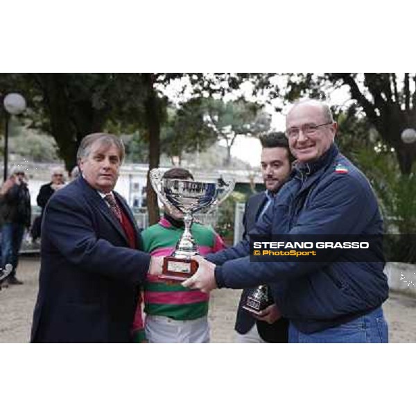 The prize giving ceremony of the Premio Mem.Domenico e Giuseppe Artina won by Mirco Demuro and Attrazione Napoli,Agnano 29 dicembre 2013 ph.Stefano Grasso/Ippodromi Partenopei srl