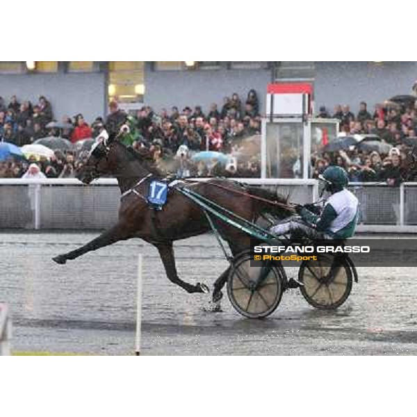 Orjan Kihlstrom with Maharajah wins the Grand Prix d\'Amerique 2014 Paris - Vincennes, 26th jan.2014 ph.Stefano Grasso