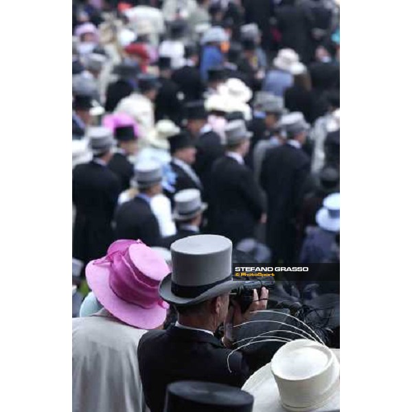racegoers at Royal Ascot at York 2nd day York, 15th june 2005
