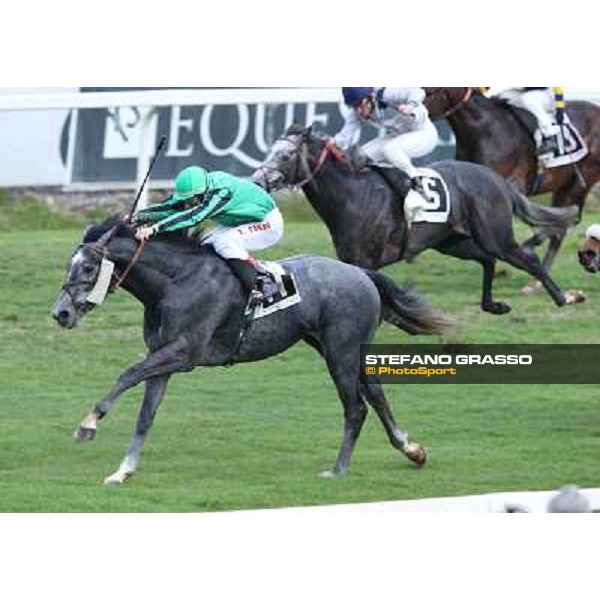 Antonio Fresu and Makarenko win the Premio Optional Roma - Capannelle racecourse,2nd march 2014 ph.Stefano Grasso