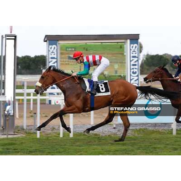 Cristian Demuro on So Many Shots wins the Premio Nannoccia Rome - Capannelle racecourse,9th march 2014 ph.Domenico Savi/Grasso