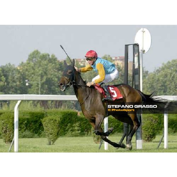 Adrie De Vries on Gyreka wins The Oaks d\'Italia 2005 San Siro, Milan 18th june 2005 ph. Stefano Grasso
