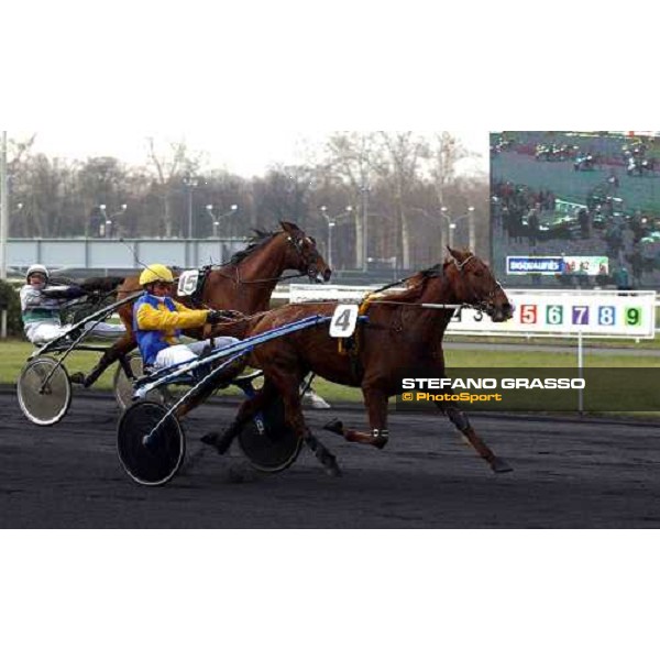 Prix du Bois de Vincennes Jaminska wins on Holographie (out of pic.) and Ilster d\'Espiens Paris Vincennes febr.28 2004 ph.Stefano Grasso
