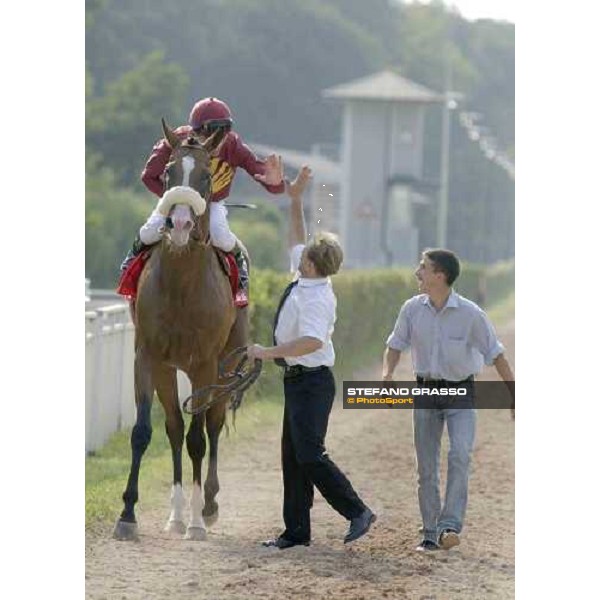 Endo Botti on Electrocutionist congratulates with his groom Milano, San Siro 19th june 2005 ph. Stefano Grasso