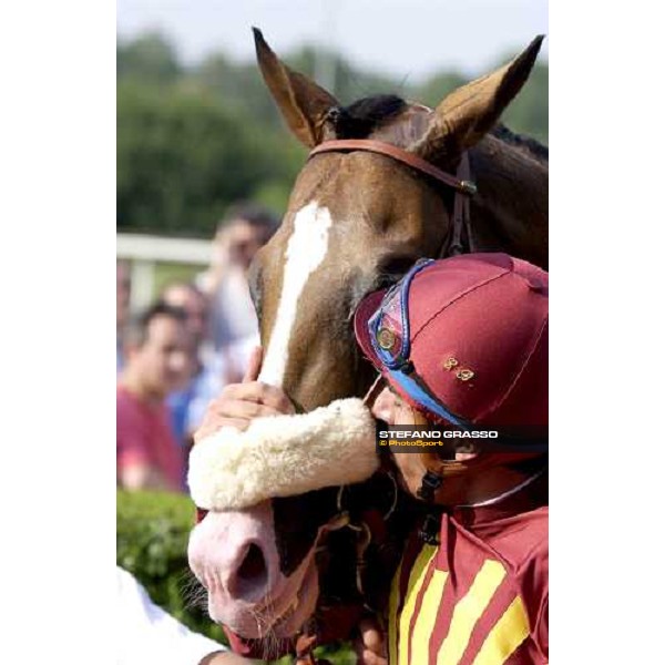 a kiss for Electrocutionist by Endo Botti Milano, San Siro 19th june 2005 ph. Stefano Grasso