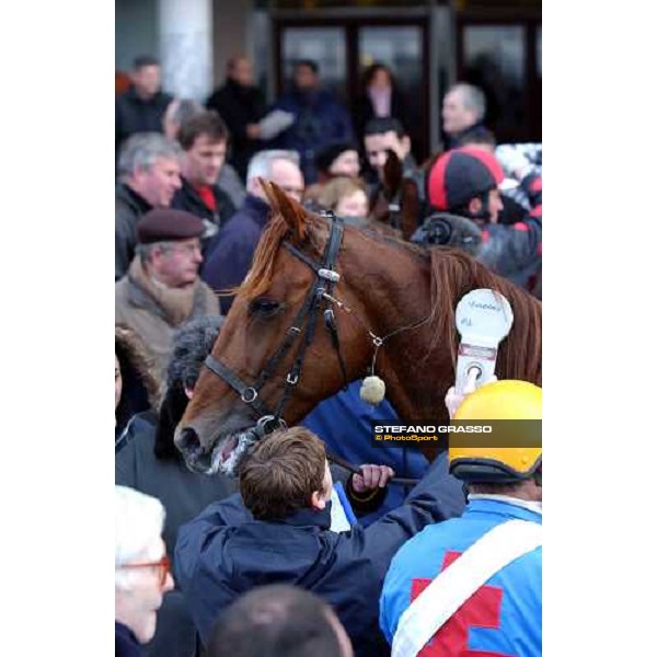 microchip check for Love You Paris - Vincennes febr. 28 2004 ph. Stefano Grasso