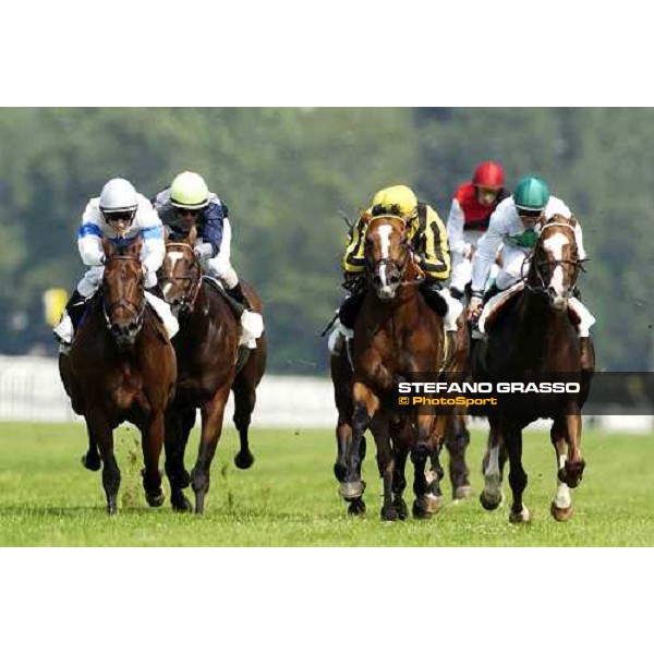 Mirco Demuro on Dream impact (2nd from right) wins Premio Bersaglio Milano San Siro 19th june 2005 ph. Stefano Grasso