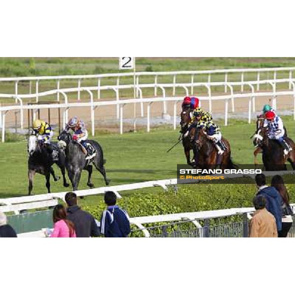 Samuele Diana on Adsense wins the Premio Cloridano - 2nd is Fois on Jolly of Naytiri Roma - Capannelle racecourse,6th april 2014 ph.Domenico Savi/Grasso