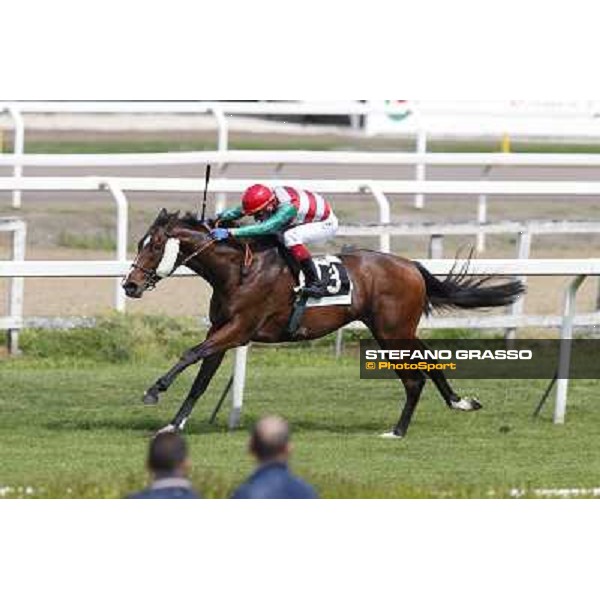 Carlo Fiocchi on Fantastic Horse wins the Premio Godetia Rome, Capannelle racecourse 13th april 2014 ph.Stefano Grasso