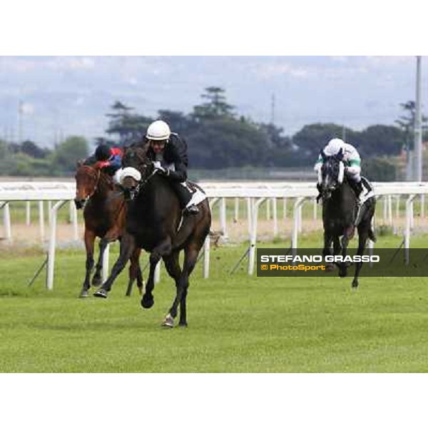 Carlo Fiocchi on Dragorama wins the Premio Marzio Roma - Capannelle racecourse,15th april 2014 ph.Domenico Savi/Grasso