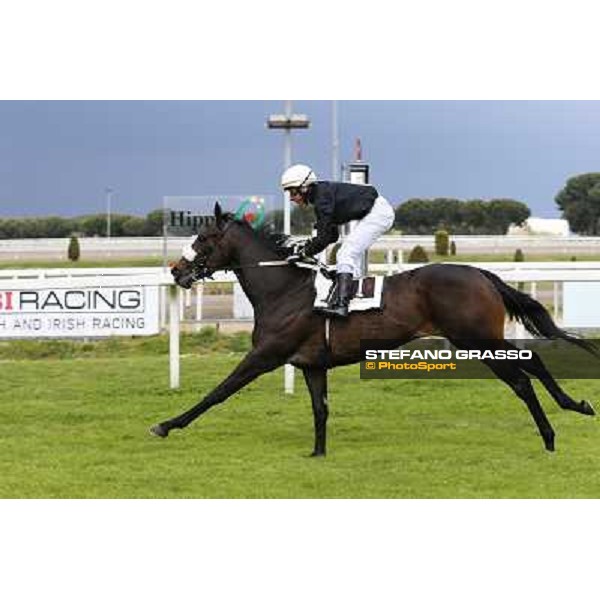Carlo Fiocchi on Dragorama wins the Premio Marzio Roma - Capannelle racecourse,15th april 2014 ph.Domenico Savi/Grasso