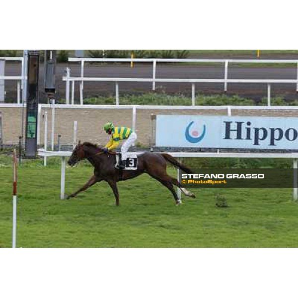 Carlo Fiocchi on Guizzo Vincente wins the Premio Bilitis Roma - Capannelle racecourse,15th april 2014 ph.Domenico Savi/Grasso