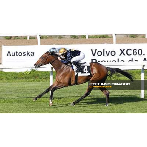 Roma 1 Maggio 2014 Capannelle Racecourse Mirco Demuto vince il Premio Pidget su Iole My Love www.capannelleippodromi.it ph.DomenicoSavi/GRASSO