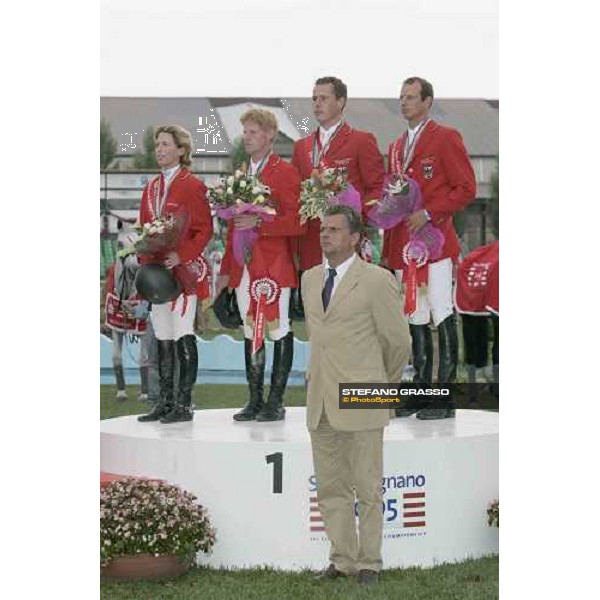 Meredith Michaels-Beerbaum, Marcus Ehning, Kurt Gravemeier, Marco Kutscher and Christian Ahlmann winners of the Team competition at Fei European Championship San Patrignano 2005 San Patrignano 22nd july 2005 ph. Stefano Grasso