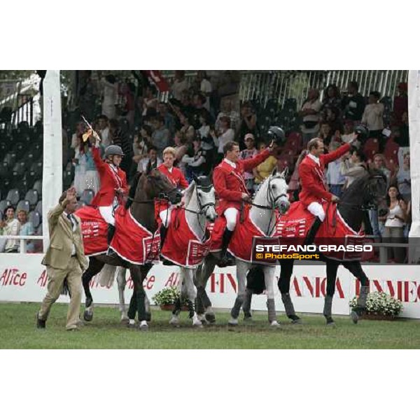 Meredith Michaels-Beerbaum, Marcus Ehning, Kurt Gravemeier, Marco Kutscher and Christian Ahlmann winners of the Team competition at Fei European Championship San Patrignano 2005 San Patrignano 22nd july 2005 ph. Stefano Grasso