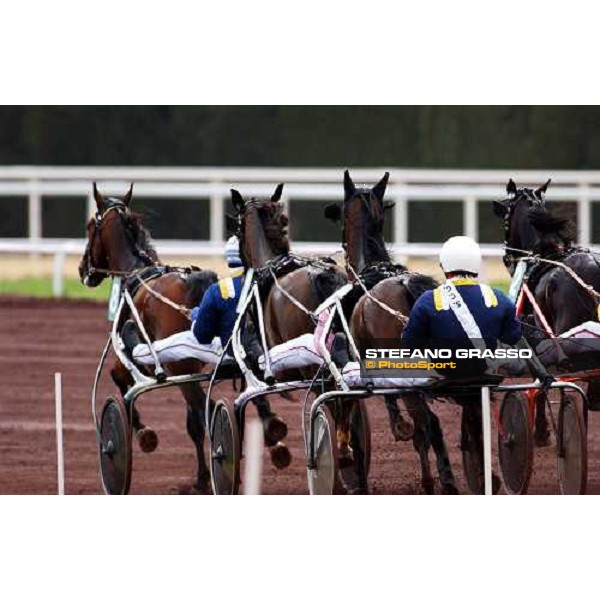 on the first bend Gigant Neo leads on Leda D\'occagnes Kesaco Phedo leads the group Cagnes sur Mer march 14 2004 ph.Stefano Grasso