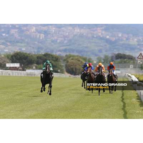 Samuele Diana on Giacas wins the Premio Misil Al Maktoum Stakes Rome, Capannelle racecourse,11th may 2014 photo Stefano Grasso