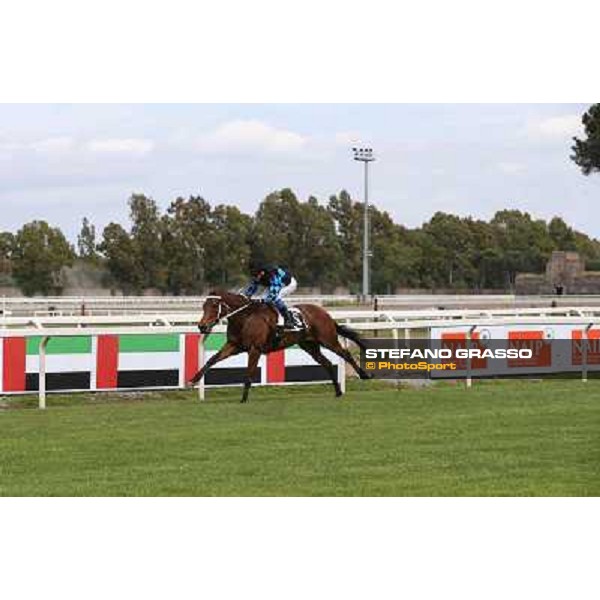 Carlo Fioccchi on Lucky Serena wins the Premio Tadolina Mem.Patrizio Galli Uae Stakes Rome, Capannelle racecourse,11th may 2014 photo Stefano Grasso