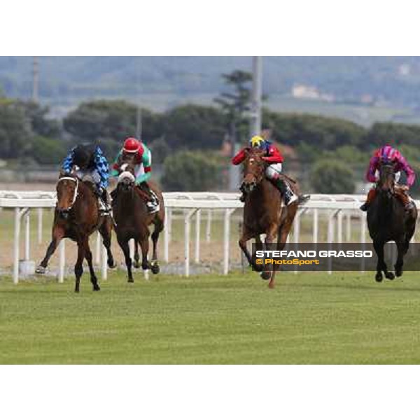 Carlo Fioccchi on Lucky Serena wins the Premio Tadolina Mem.Patrizio Galli Uae Stakes Rome, Capannelle racecourse,11th may 2014 photo Stefano Grasso