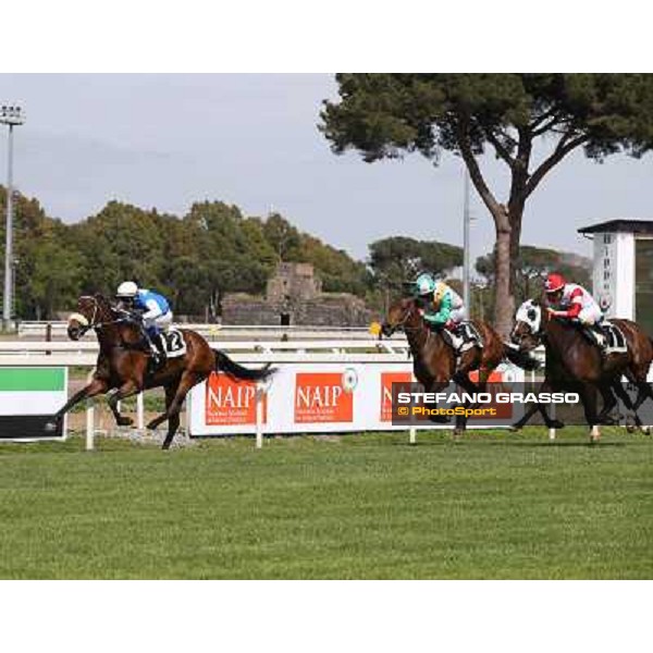 Carlo Fiocchi on Valvibrata wins the Premio Mario Perretti Mujahid Stakes Rome, Capannelle racecourse,11th may 2014 photo Stefano Grasso