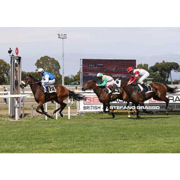 Carlo Fiocchi on Valvibrata wins the Premio Mario Perretti Mujahid Stakes Rome, Capannelle racecourse,11th may 2014 photo Stefano Grasso