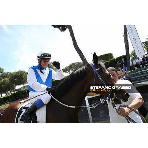 Carlo Fiocchi on Valvibrata wins the Premio Mario Perretti Mujahid Stakes Rome, Capannelle racecourse,11th may 2014 photo Stefano Grasso