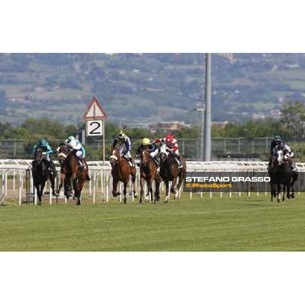 Carlo Fiocchi on Valvibrata wins the Premio Mario Perretti Mujahid Stakes Rome, Capannelle racecourse,11th may 2014 photo Stefano Grasso