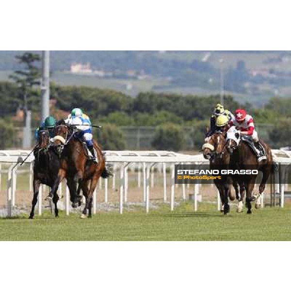 Carlo Fiocchi on Valvibrata wins the Premio Mario Perretti Mujahid Stakes Rome, Capannelle racecourse,11th may 2014 photo Stefano Grasso