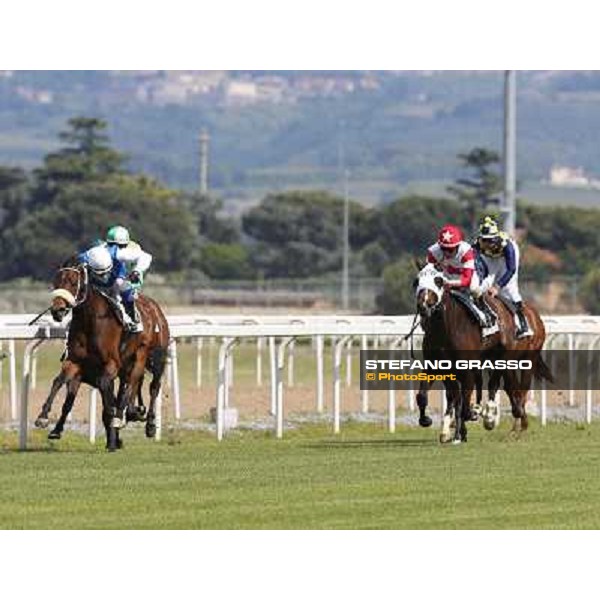 Carlo Fiocchi on Valvibrata wins the Premio Mario Perretti Mujahid Stakes Rome, Capannelle racecourse,11th may 2014 photo Stefano Grasso