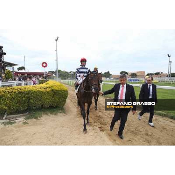 Andrea Atzeni on Marvi Thunders wins the Premio Emirates Airline Rome, Capannelle racecourse,11th may 2014 photo Stefano Grasso