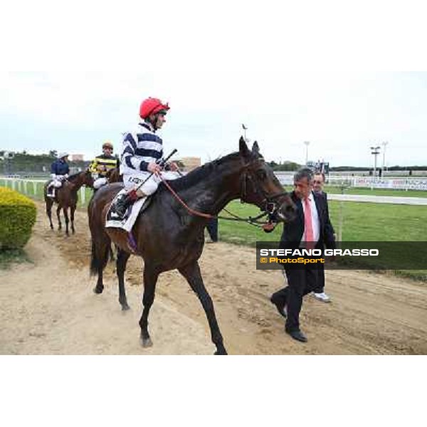 Andrea Atzeni on Marvi Thunders wins the Premio Emirates Airline Rome, Capannelle racecourse,11th may 2014 photo Stefano Grasso