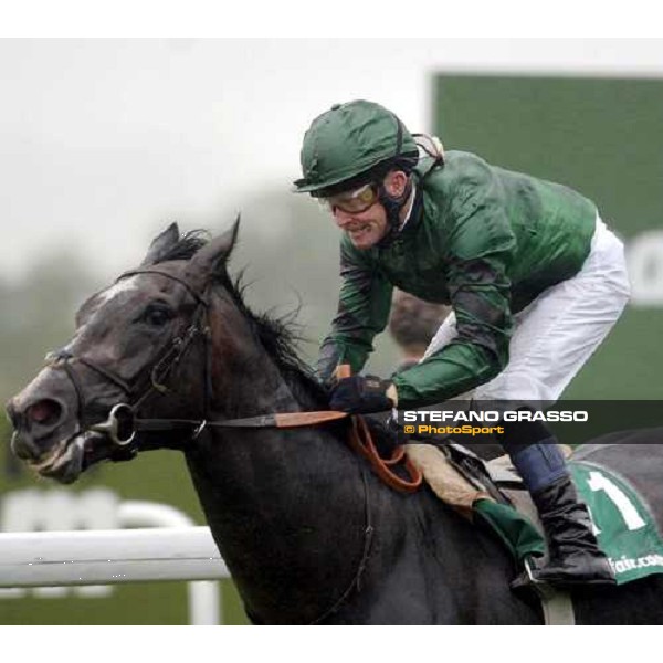 As close as Kinane gets to a smile as Proclamation wins the Sussex Stakes 27-7-05 pic Bill Selwyn