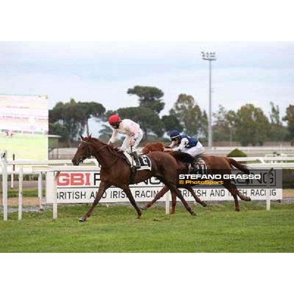 Gavino Sanna on Sibillina - PSA wins the Premio Madjani Shadwell Arabian Stakes Rome, Capannelle racecourse,11th may 2014 photo Stefano Grasso