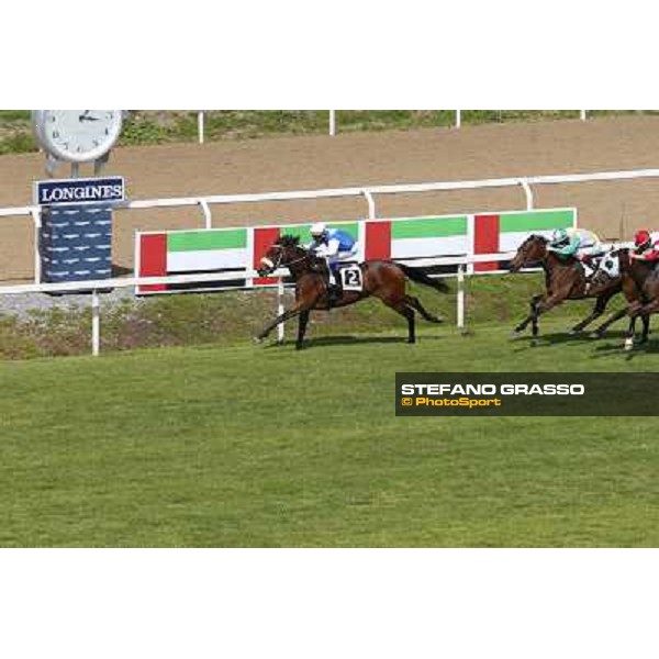 Carlo Fiocchi on Valvibrata wins the Premio Mario Perretti Mujahid Stakes Rome, Capannelle racecourse,11th may 2014 photo Domenico Savi/Grasso