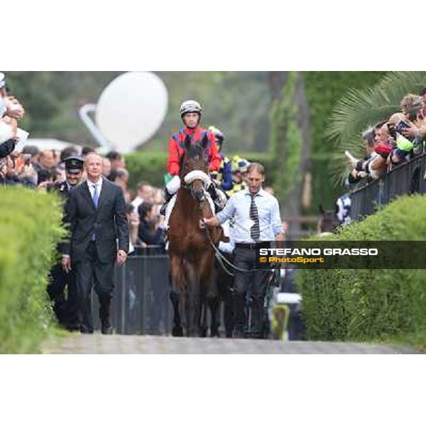 Elio Pautasso and Mario Esposito on Alegro open the parade of the 131° Derby Italiano Rome,Capannelle Racecourse,18th may 2014 ph.Stefano Grasso/HippoGroup Roma Capannelle